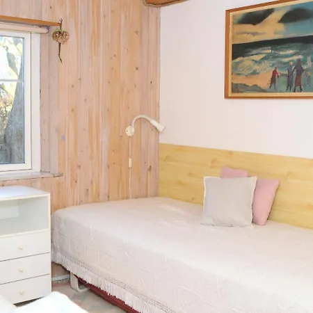 Two-bedroom Holiday In Apartmán *