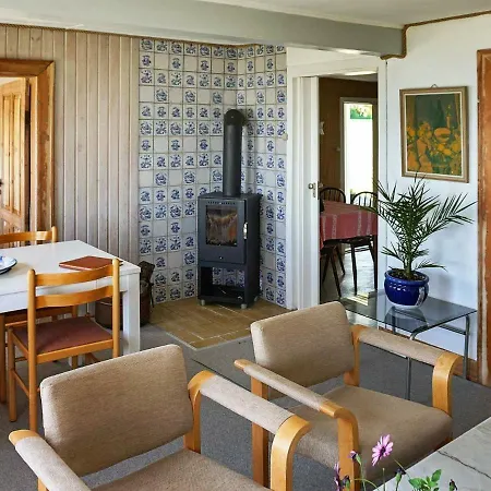 Two-bedroom Holiday In Apartmán *